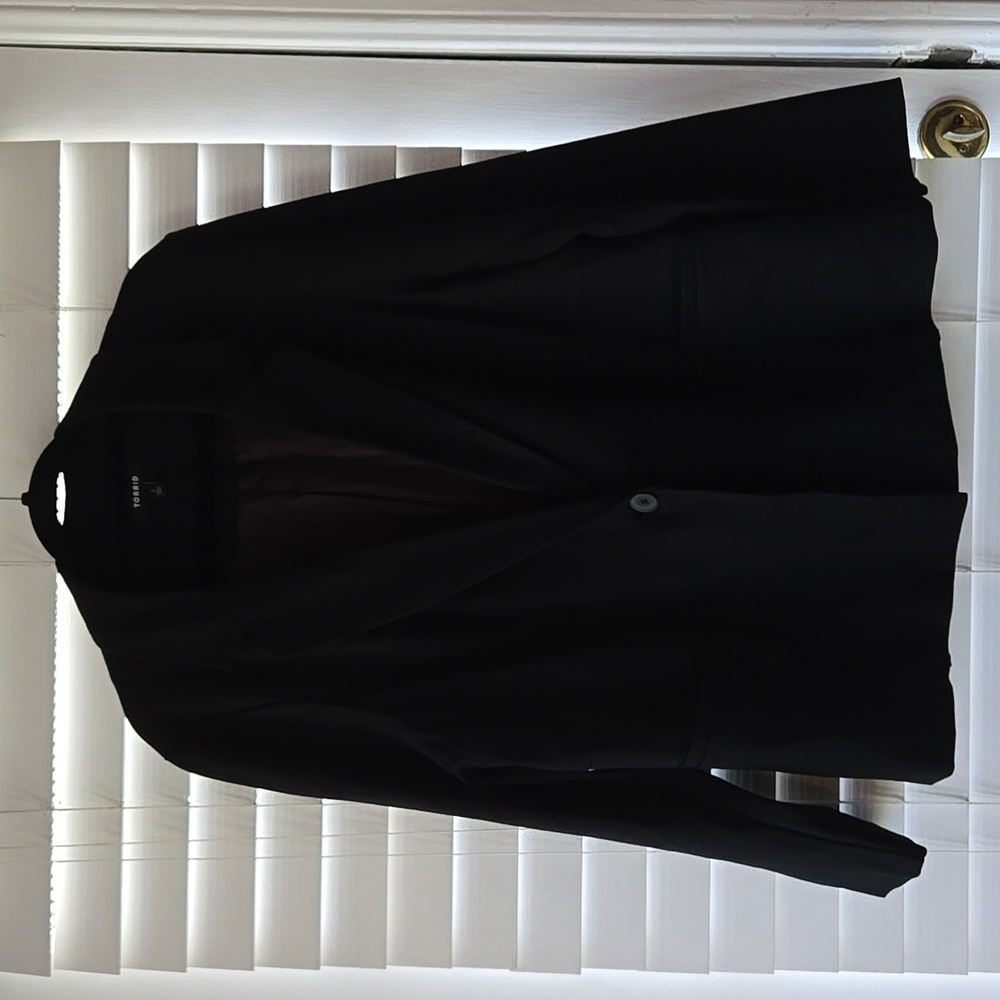 Torrid Women's Black Button Blazer - size 2